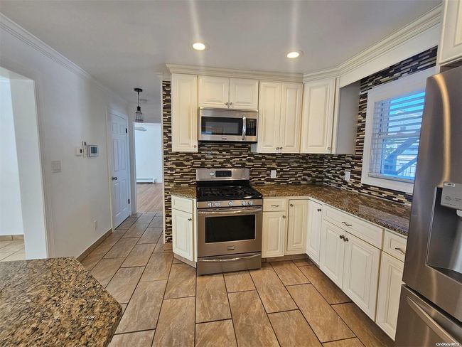 Stove and Microwave | Image 8