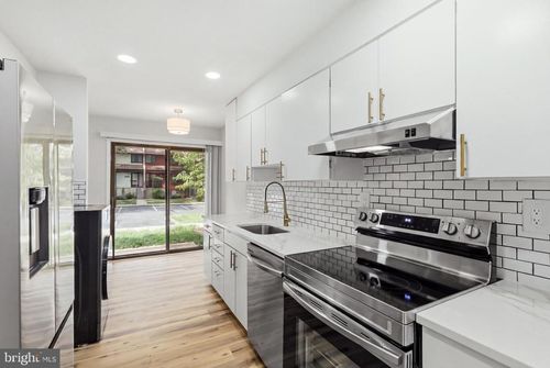 2292 White Cornus Ln, RESTON, VA, 20191-1138 | Card Image