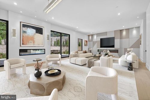 4509 Foxhall Cres Nw, WASHINGTON, DC, 20007-1056 | Card Image