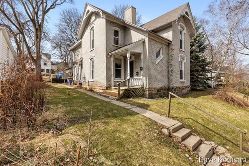 737 Clancy Ave Ne, Grand Rapids, MI, 49503-1536 | Card Image
