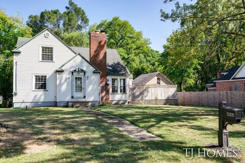 8966 Holton Duck Lake Rd, Holton, MI, 49425-9755 | Card Image