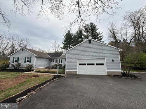 42 Welisewitz Rd, Ringoes, NJ, 08551-1711 | Card Image