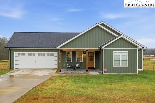 88 Pine Tree Rd, Taylorsville, NC, 28681-8069 | Card Image