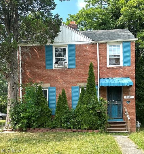 17519 Throckley Ave, Cleveland, OH, 44128-1605 | Card Image