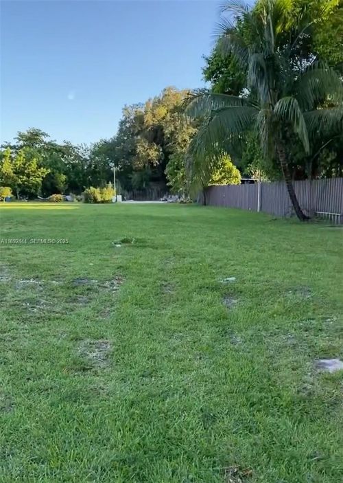50 Nw 156th St, Miami, FL, 33169-6727 | Card Image