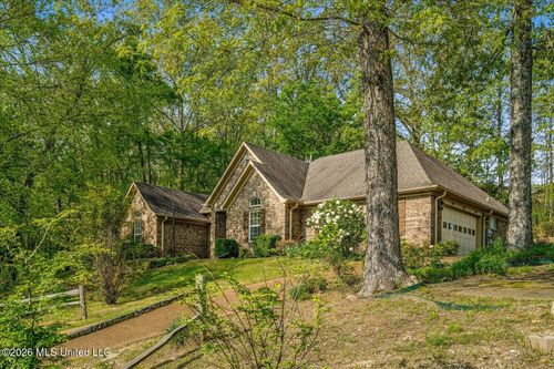 3527 Spring Lakes Blvd, Olive Branch, MS, 38654-5805 | Card Image