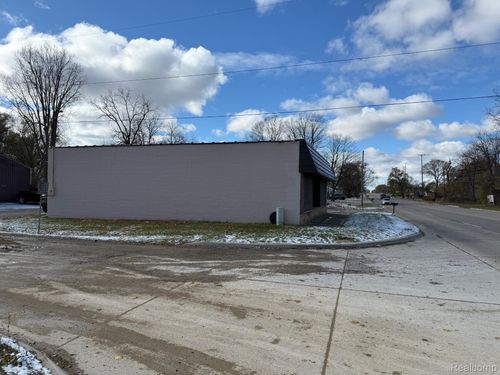 3374 E Atherton Rd, Burton, MI, 48529-1008 | Card Image