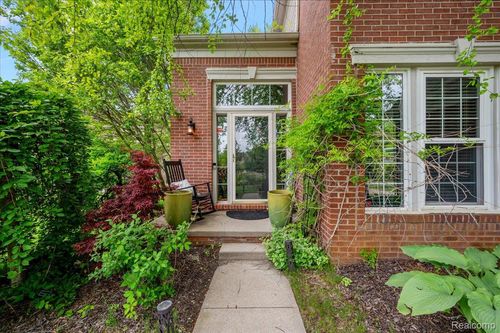 3796 Briarbrooke Ln, Oakland Township, MI, 48306-4746 | Card Image