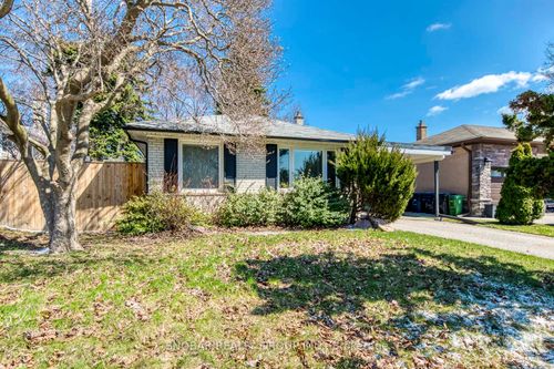 19 Vanderbrent Cres, Etobicoke, ON, M9R3W9 | Card Image