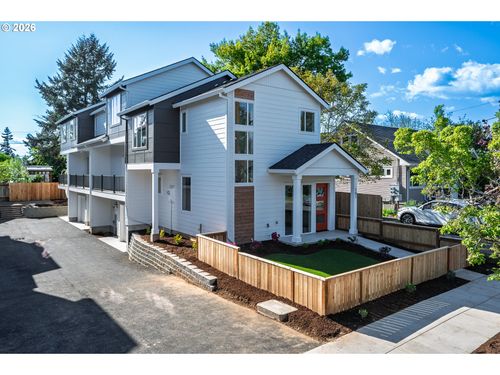 95 Ne 78th Ave, Portland, OR, 97213-6332 | Card Image
