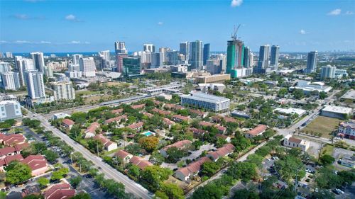 226 City View Dr, Fort Lauderdale, FL, 33311-9120 | Card Image