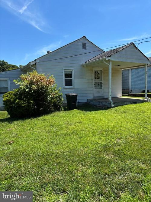 637 N Maple Ave, Maple Shade, NJ, 08052-1126 | Card Image
