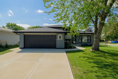 19136 Midland Ave, Mokena, IL, 60448-1047 | Card Image