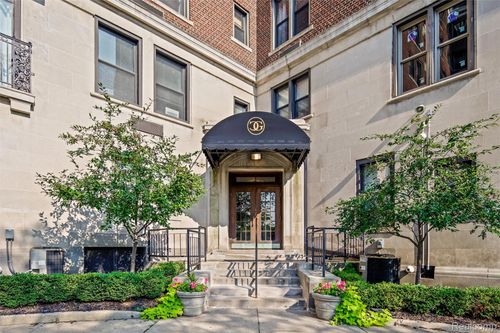 c6a-2900 E Jefferson Ave, Detroit, MI, 48207-4242 | Card Image