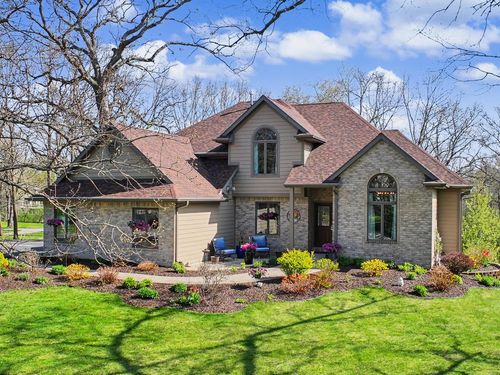 225 Ridge Line Road, Rochester, WI, 53105 | Card Image