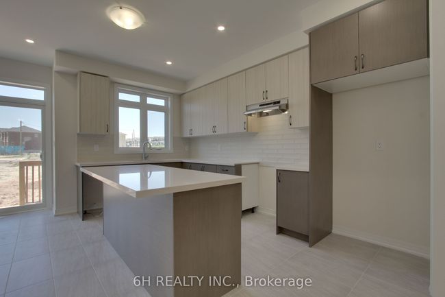 2610 Hibiscus Dr, House attached with 3 bedrooms, 3 bathrooms and 1 parking in Pickering ON | Image 11