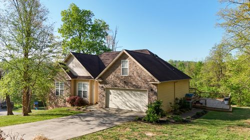 105 Hidden Creek Ln, Mount Vernon, KY, 40456-6198 | Card Image
