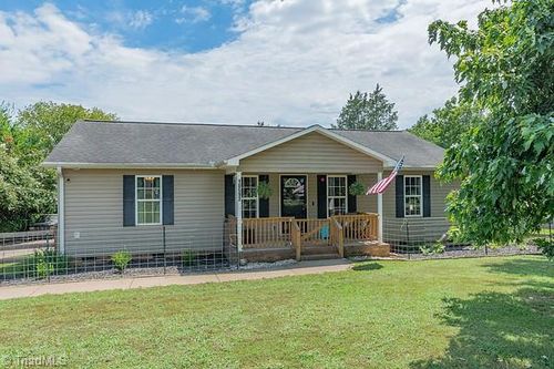 10592 Linwood Southmont Rd, Lexington, NC, 27292-7605 | Card Image