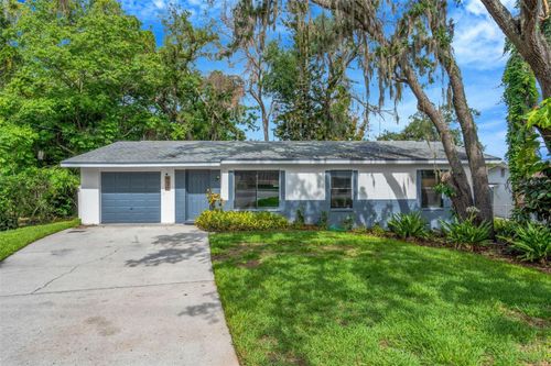 8732 Overlook Dr, TEMPLE TERRACE, FL, 33617-6120 | Card Image