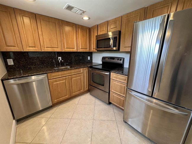 433 Saxony J, Condo with 2 bedrooms, 2 bathrooms and null parking in Delray Beach FL | Image 14