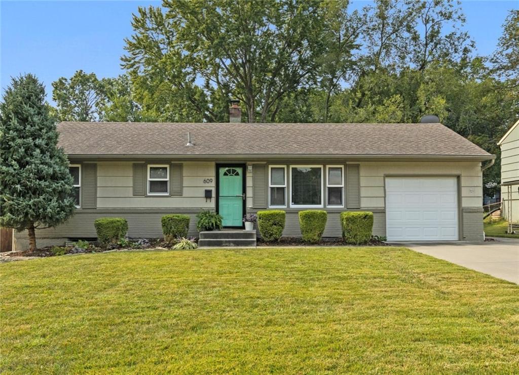 90th St, Kansas City, MO 64114