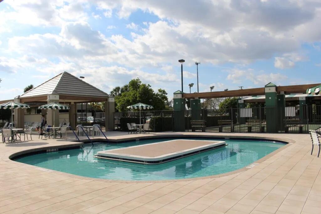 Residential Lease in Coconut Creek 3