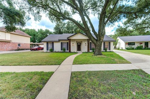 15609 Australia St, Jersey Village, TX, 77040-2107 | Card Image