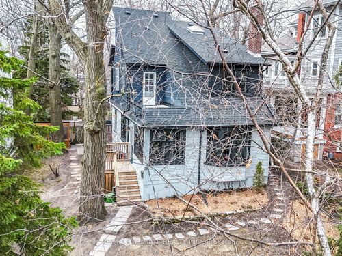 18 Blantyre Ave, Scarborough, ON, M1N2R4 | Card Image