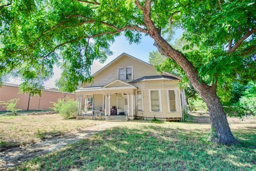 216 Fortune St, Marlin, TX, 76661-2744 | Card Image