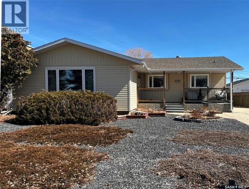 119 Macdonald Pl, Swift Current, SK, S9H4A5 | Card Image