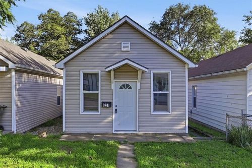 621 Kiowa St, Leavenworth, KS, 66048-1441 | Card Image
