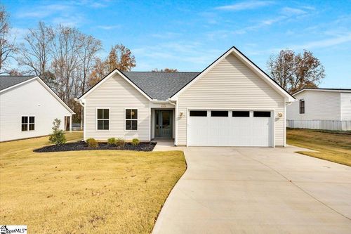 275 Ragan St, Campobello, SC, 29322-8569 | Card Image