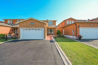 19 Cabinet Cres, House other with 4 bedrooms, 4 bathrooms and 6 parking in Woodbridge ON | Image 1