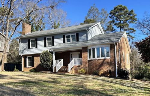 1364 5th Street Cir Nw, Hickory, NC, 28601-2404 | Card Image