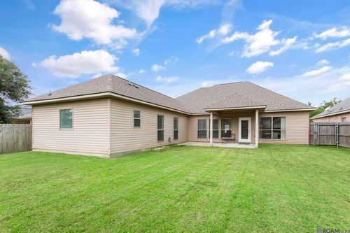 26426 Avoyelles Ave, Denham Springs, LA, 70726-6963 | Card Image