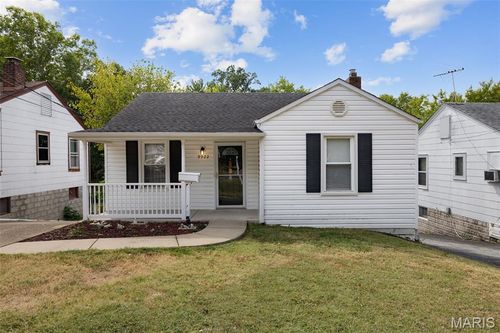 9922 Carlyle Ave, Overland, MO, 63114-1305 | Card Image