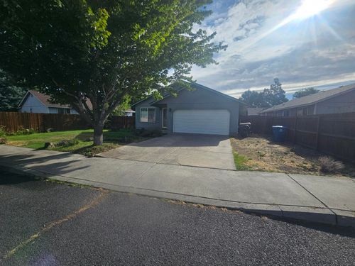 21072 High Desert Ln, Bend, OR, 97701-7095 | Card Image