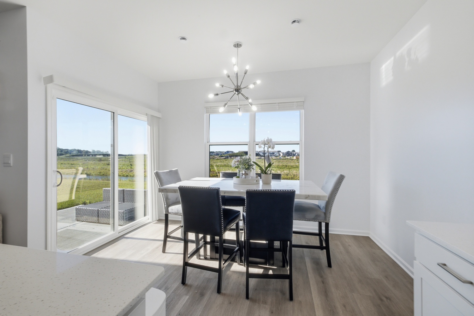 Residential Lease in Pingree Grove 5