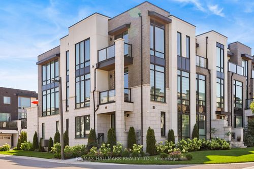 15 Carrville Woods Cir, Maple, ON, L6A4Z6 | Card Image