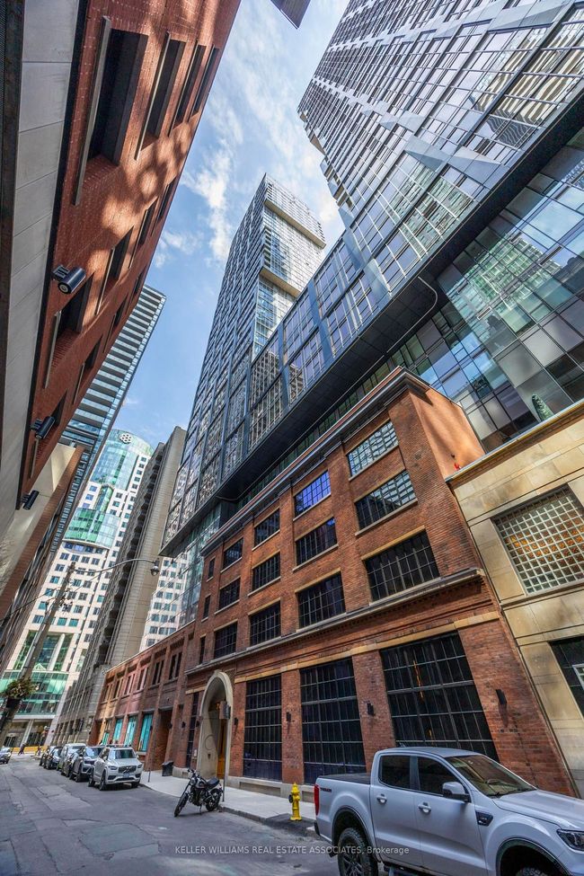 412 - 15 Mercer St, Condo with 2 bedrooms, 2 bathrooms and null parking in Toronto ON | Image 4