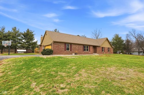 10404 N Serenity Ln, Mooresville, IN, 46158-8796 | Card Image