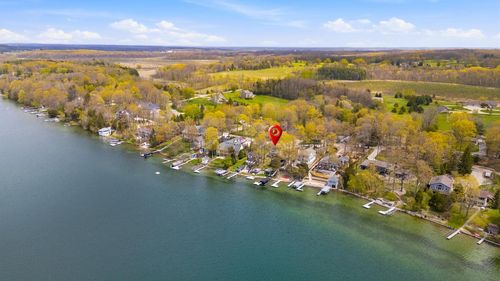 5831 S Hacker Drive, West Bend, WI, 53095 | Card Image