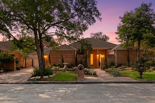 11611 Aspenway Dr, Houston, TX, 77070-2822 | Card Image