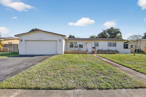 121 Nw 77th Way, Pembroke Pines, FL, 33024-6961 | Card Image