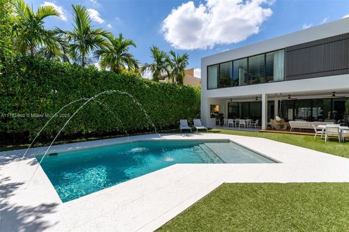 2031 S Miami Ave, Miami, FL, 33129-1516 | Card Image