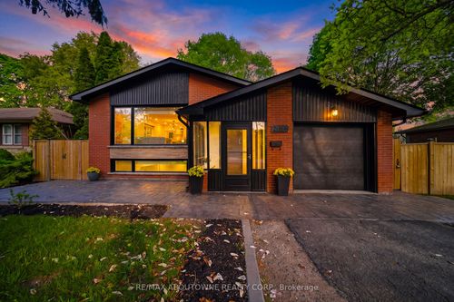 2066 Rebecca St, Oakville, ON, L6L2A2 | Card Image