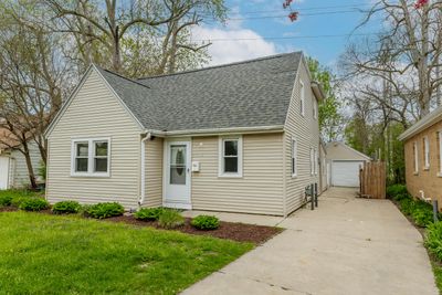 5554 N Dexter Ave, House other with 4 bedrooms, 2 bathrooms and null parking in Glendale WI | Image 1