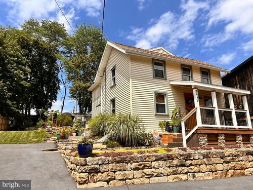 219 E Burrows St, BELLEFONTE, PA, 16823-1801 | Card Image