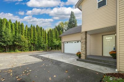 Paved driveway | Image 3