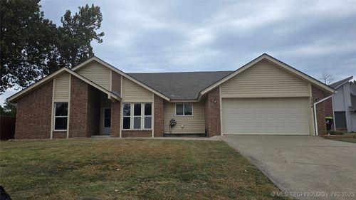 1304 Mockingbird Ln, Ada, OK, 74820-8501 | Card Image